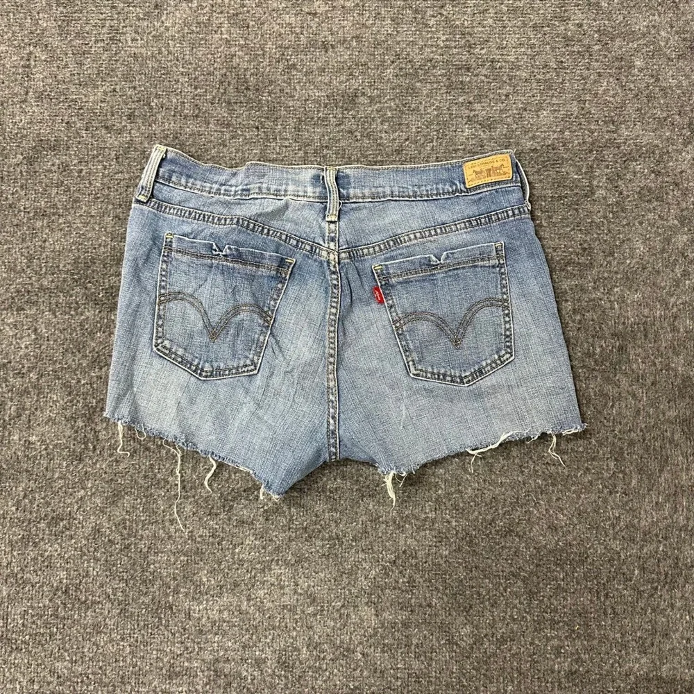 Levi's Shorts Womens Size 10 Blue Denim Cut Off Raw Hem Casual Summer Stretch